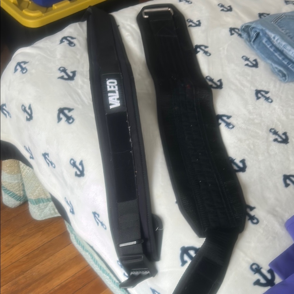 Black Weightlifting Belt